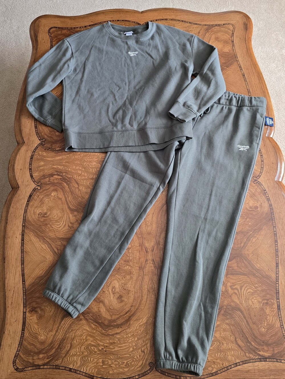 Reebok Sweatshirt And Joggers Set Womens Size L Olive Green 2 pc Lounge Set NWOT